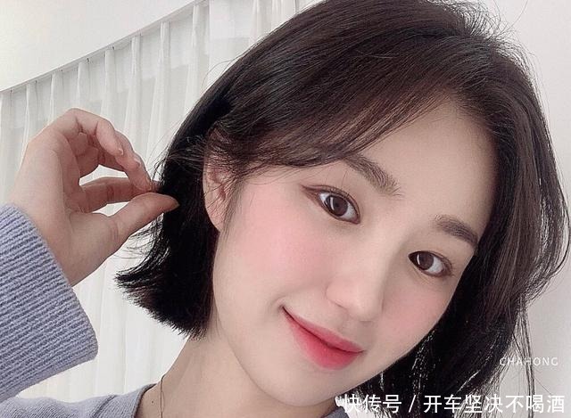 小熊|2021发型趋势慵懒羊毛卷、率性赫希发、甜酷翘短发……赶紧来看看