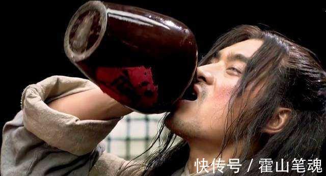 景阳冈#《水浒传》的自相矛盾:武松酒后杀得猛虎,却斗不过一只大黄狗