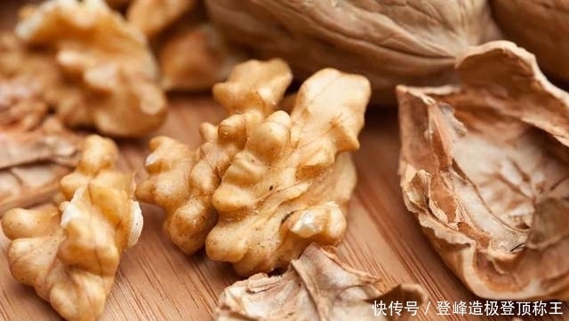 补脑益智|核桃最厉害的不是补脑!还有2个养生妙用,懂养生的人都未必知道
