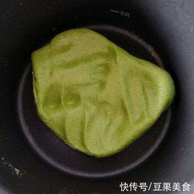 抹茶牛轧糖一端上来，锅里的米饭都变成了摆设