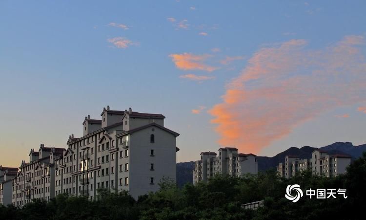 朝霞|小惊喜！北京上空出现粉色朝霞 仿若油画