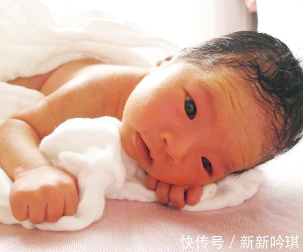 四肢|“仰卧侧卧俯卧”优缺点分析,哪种睡姿对宝宝最好?很多家长做错