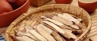 “它”和枸杞是最好搭配,泡水喝補(bǔ)充“腎動(dòng)力”,讓你元?dú)鉂M滿