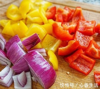 彩椒|天热多吃这道菜,鲜香美味又爽口,好吃不油腻,我家孩子超爱吃!