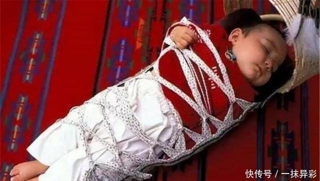 畸形|父母的4种做法,可能导致宝宝骨骼畸形,别大意,不少人犯