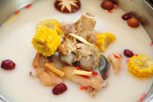 高蛋白食物|7岁男孩半年猛增10公分,家长分享经验:不是喝骨汤,而是这2件事