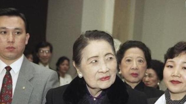 花圈|张学良去世,104岁宋美龄送一花圈,上面4字暴露两人真实关系