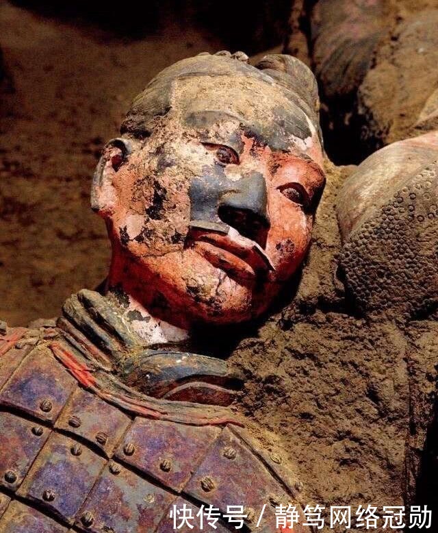 坚毅|秦始皇兵马俑刚出土时的“彩照”:色彩斑斓,目光坚毅,宛如真人