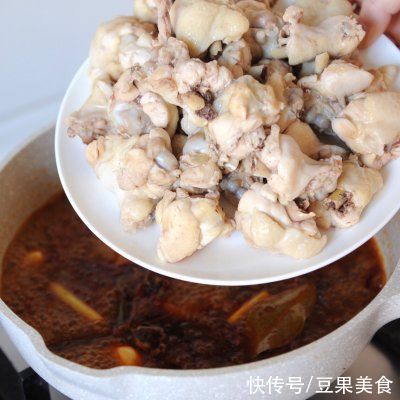 餐桌上最有人气的家常菜之黄焖鸡