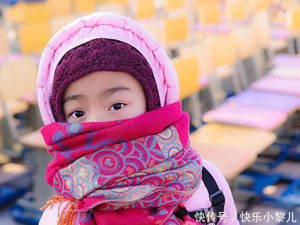 丽丽|孩子冷不冷,可不要家长觉得!这两个部位凉时,说明孩子真冷了