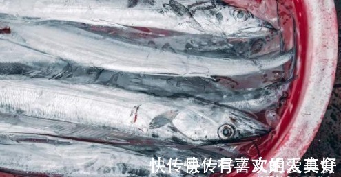 买带鱼也有技巧，教你3招选带鱼，保证买到新鲜的带鱼