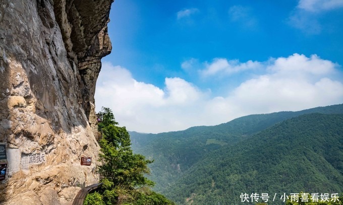 索道|雁荡山的方洞景区最独特最惊险，栈道和吊桥都悬挂在峭壁上