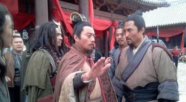  卢俊义|水浒传：为什么燕青可以全身而退？原来背后有高人相助