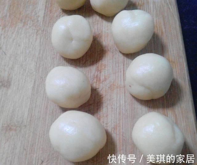 蛋液|老式提浆五仁月饼，皮酥脆馅香甜，味道一点都不腻，太好吃了