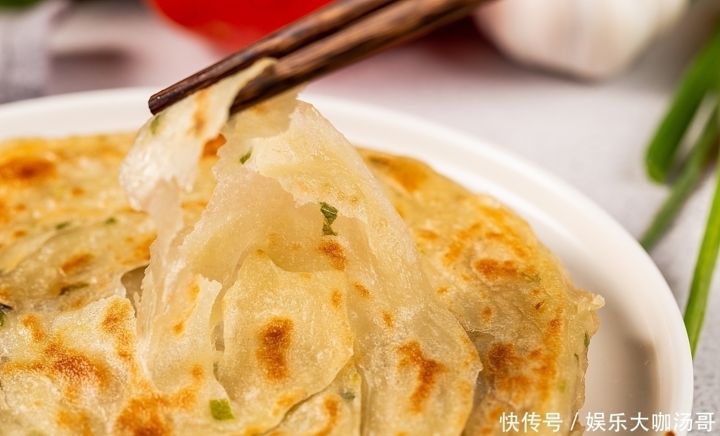 香酥|教你做葱油饼,一碗葱一碗面,香酥掉渣,放凉了也不会硬