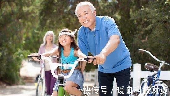 大宝|二胎家庭老人的独白:还是不要劝孩子生二胎吧!你会后悔的