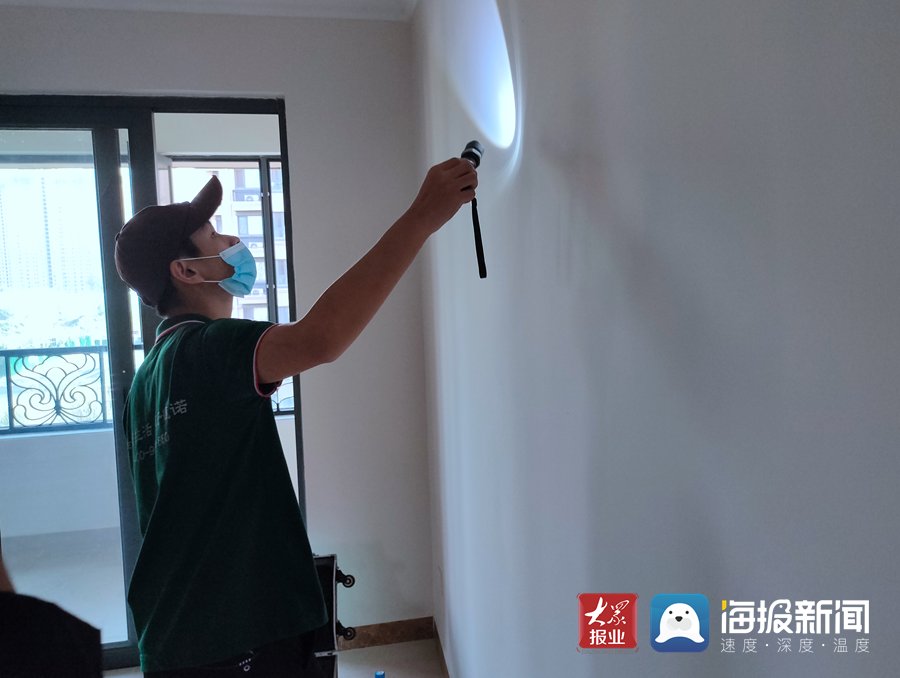 恒大翡翠华庭|大众网公益验房｜地暖无压力表、空鼓、门关闭不严……临沂恒大翡翠华庭小区验出了这些问题