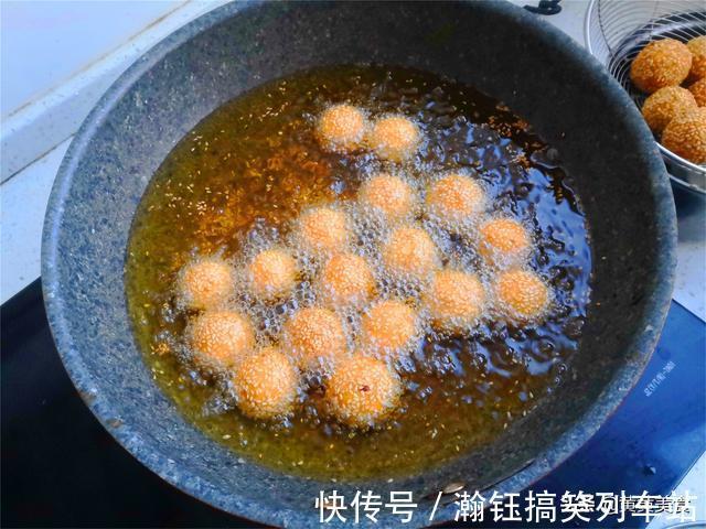 红薯|红薯芝麻团,趁热吃香酥甜糯,吃了一个又一个,根本停不下来