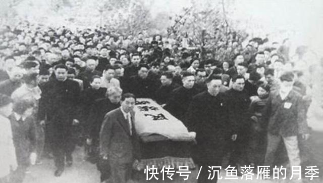 扶灵$鲁迅出殡实拍,数十公里路不靠车马,扶灵之人来头一个比一个大