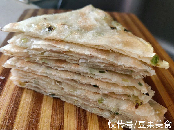 中筋面粉|三分钟做好葱花饼，做饭太简单