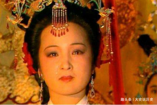 贾宝玉$《红楼梦》她看似很疼自己孩子,实际跟儿子没丝毫感情,悲哀!