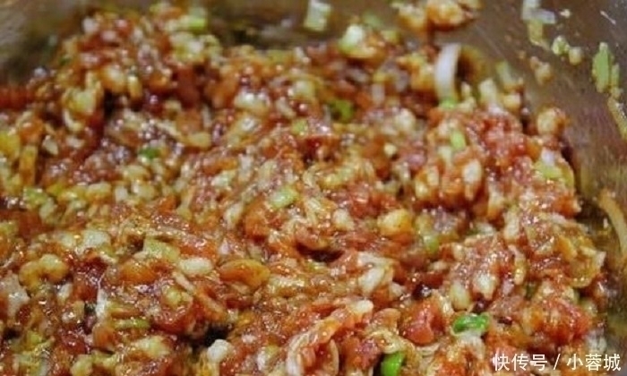 猪油|做饺子馅万万不能加食用油,换成一勺“它”,一咬一口汁,口感好