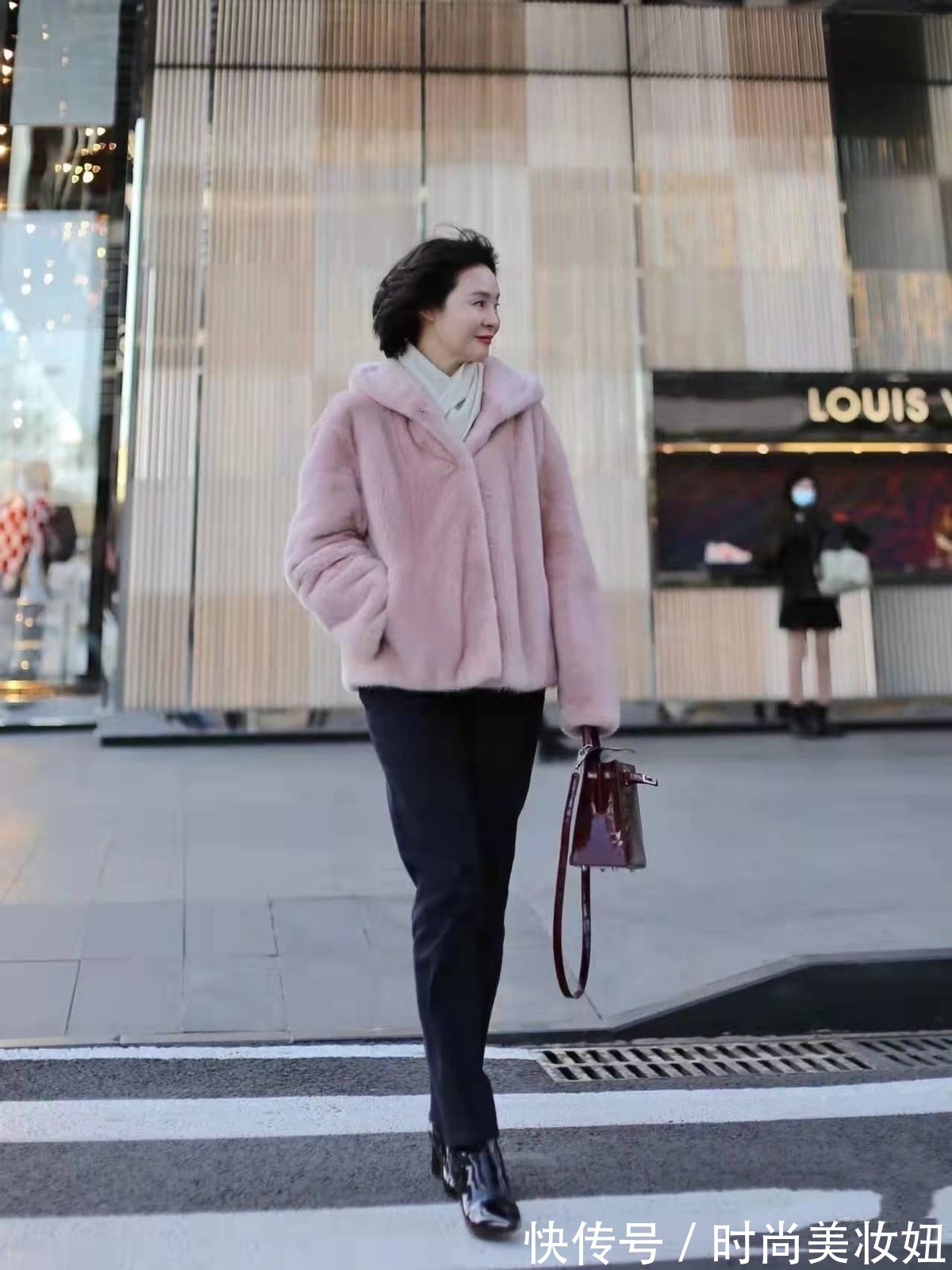 时尚 这才是经典不过时的“外套”,时尚与实用并存,30岁到50岁都适合