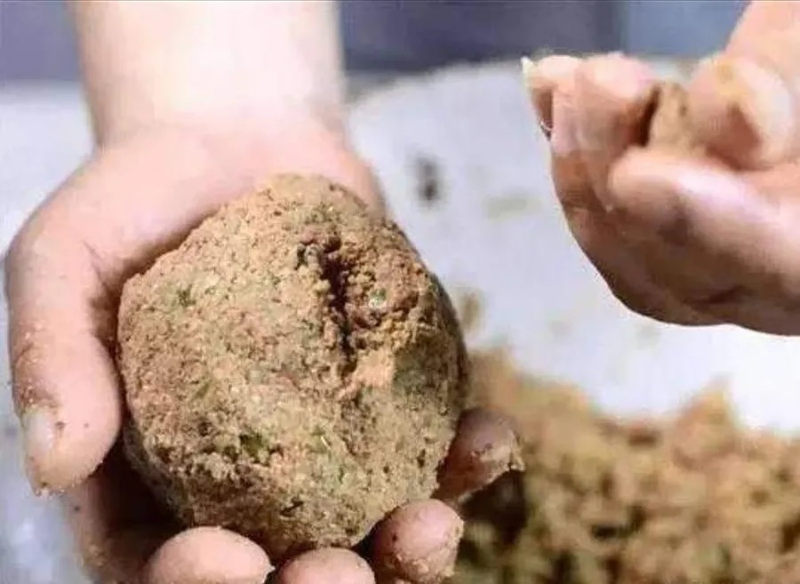 自从有了这套用饵秘诀,不管冬天有多冷,大板鲫也照样狂拉不断