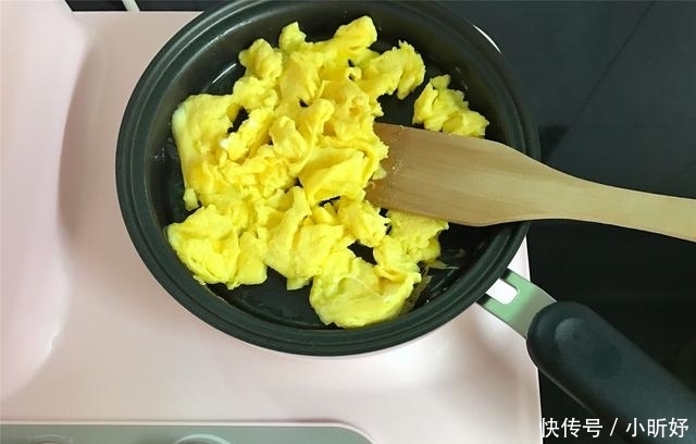 鸡蛋菌菇汤|10分钟出锅的快手营养汤,鲜美低脂,好吃不怕胖,全家都爱!