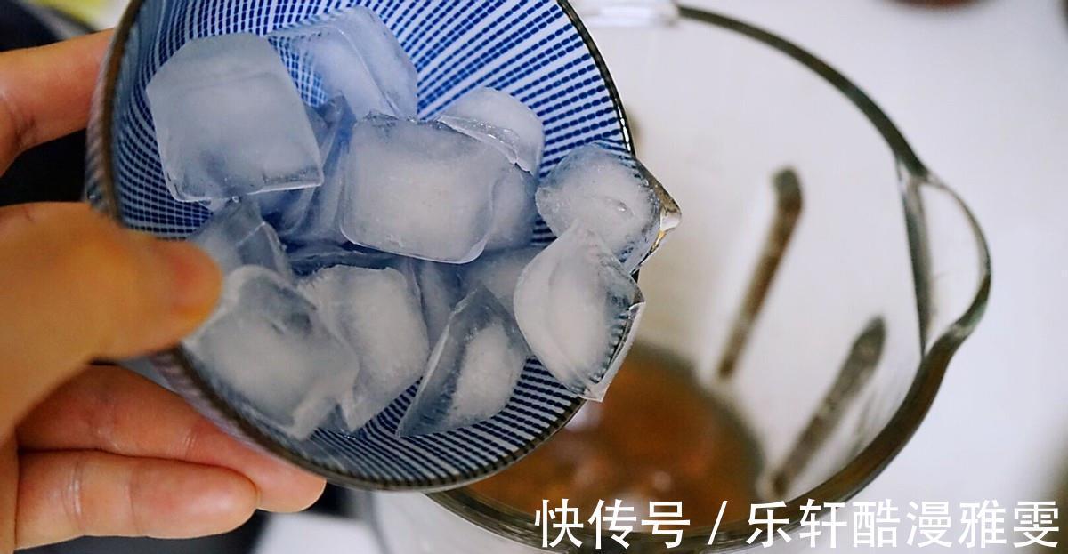 冰冰|别总熬绿豆粥了，试试绵软香甜的绿豆沙，一个平底锅就搞定了