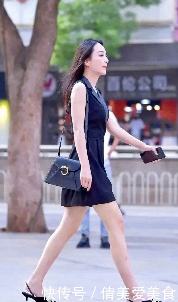 气质裙加奶奶鞋,清爽漂亮,有种别致美