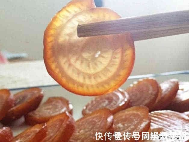 猪皮别只会做皮冻，学会这种做法，比猪蹄更补胶原蛋白