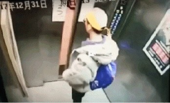 |搞笑GIF：看姑娘的这一套动作，吓得我腿都软了