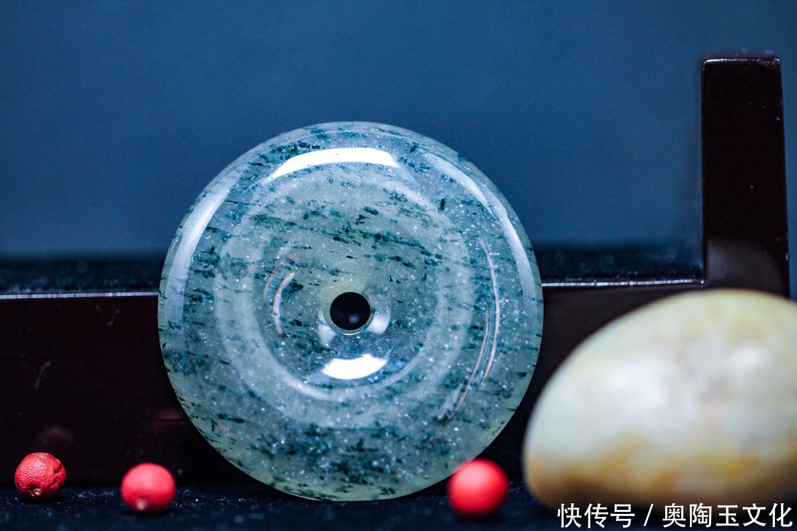 奥陶玉平安扣适合那些人群佩戴