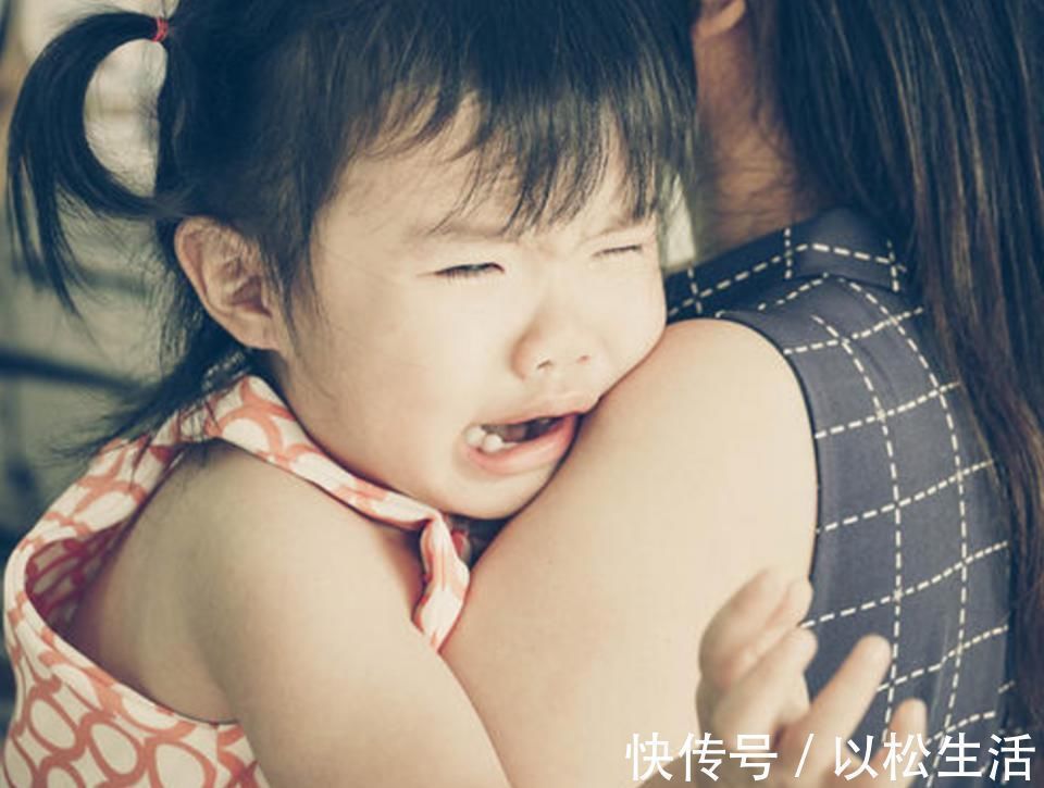 父母|动不动就“哭鼻子”的孩子,和忍着不哭的孩子,二者有何区别?