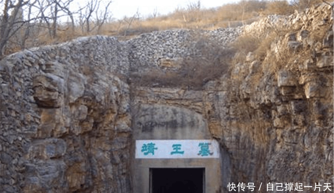 考古队|朱元璋儿子的墓被盗很多次, 考古队进去后狂喜, 这两个垃圾值5亿!