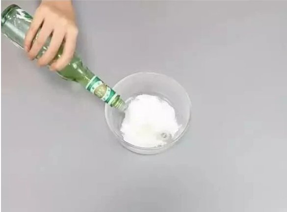 马桶里面|厕所臭死人,一个简单方法,厕所一辈子不会有异味,太实用了