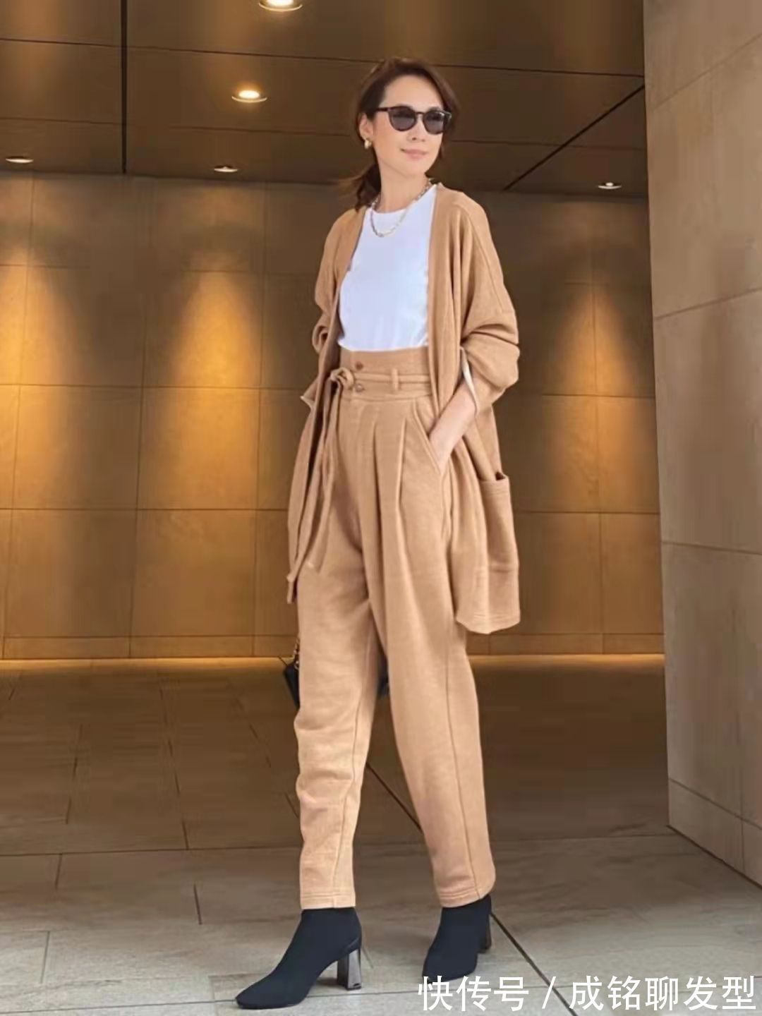 身材比例|天气渐冷怎么穿保暖又时尚?这位姐姐的毛衣穿搭,舒适温暖又优雅