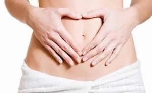 “拍打腹部”竟然可以治疗这么多慢性病!走路也可以拍,收藏起来