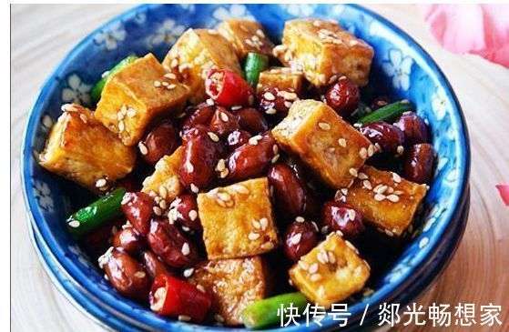 蒜薹丁|美食推荐虎皮青椒烧茄子,宫保豆腐,土豆炖牛肉,干锅花菜茶树