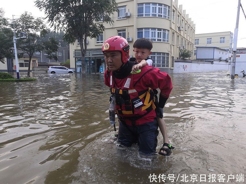 唐岗村|我在现场｜初战告捷！北京消防新乡深夜营救，转移被困群众300余名