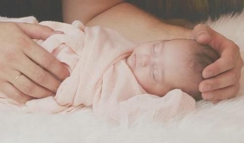 宝爸|宝宝2岁前,智力发育存在8次“大飞跃”,宝爸宝妈一定不能错过