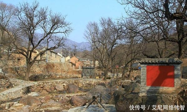 习俗|清朝灭亡百年后,爱新觉罗氏的后裔,还在守着清朝皇室习俗