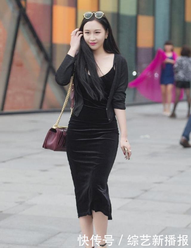 轻盈|在服装穿搭方面,仍然喜欢修身长裙,轻盈好看还可以使气质优雅