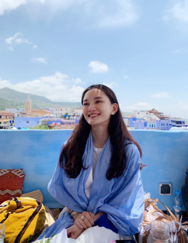 萧晴|还嫌红苹果乐园的萧晴丑求你看看16年后的她,新造型美翻天
