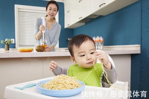 宝宝|宝宝几个月可以吃面条?给宝宝吃面条好处多,妈妈别不在意