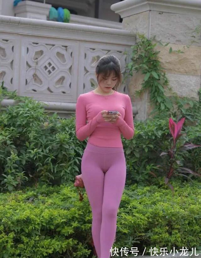 杨超越 舒适自在的瑜伽裤穿搭显得有品位,穿出时尚美女的英姿,多姿多彩
