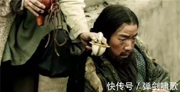 酒具!古墓中出土一杯酒,杯中的酒怎么喝都喝不完,X光一照才发现原因