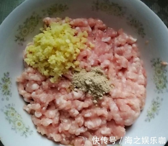 调萝卜馅,大厨教你一招,比肉包子还香,一口气吃5个不嫌多!