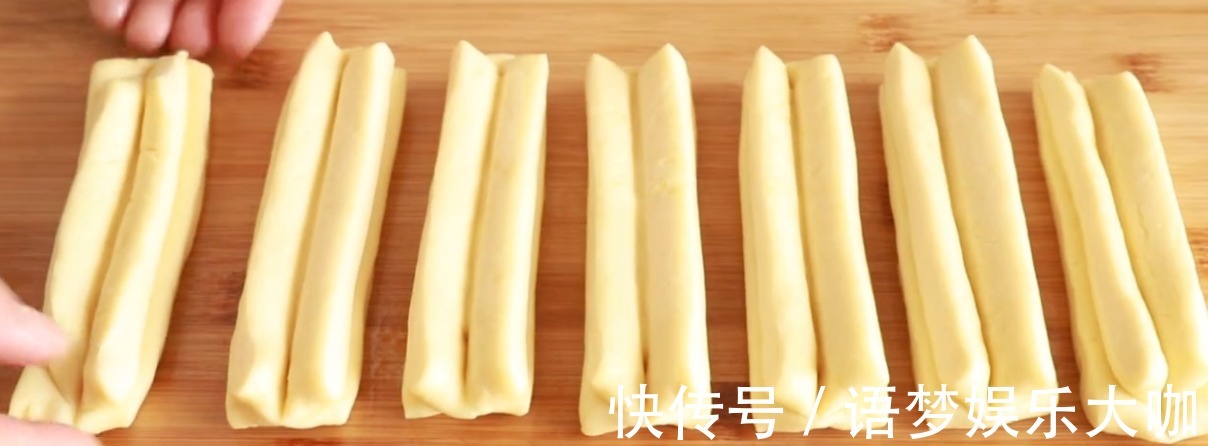 家常|油条的做法火了,不用酵母,随吃随做,5分钟做一锅,简单家常